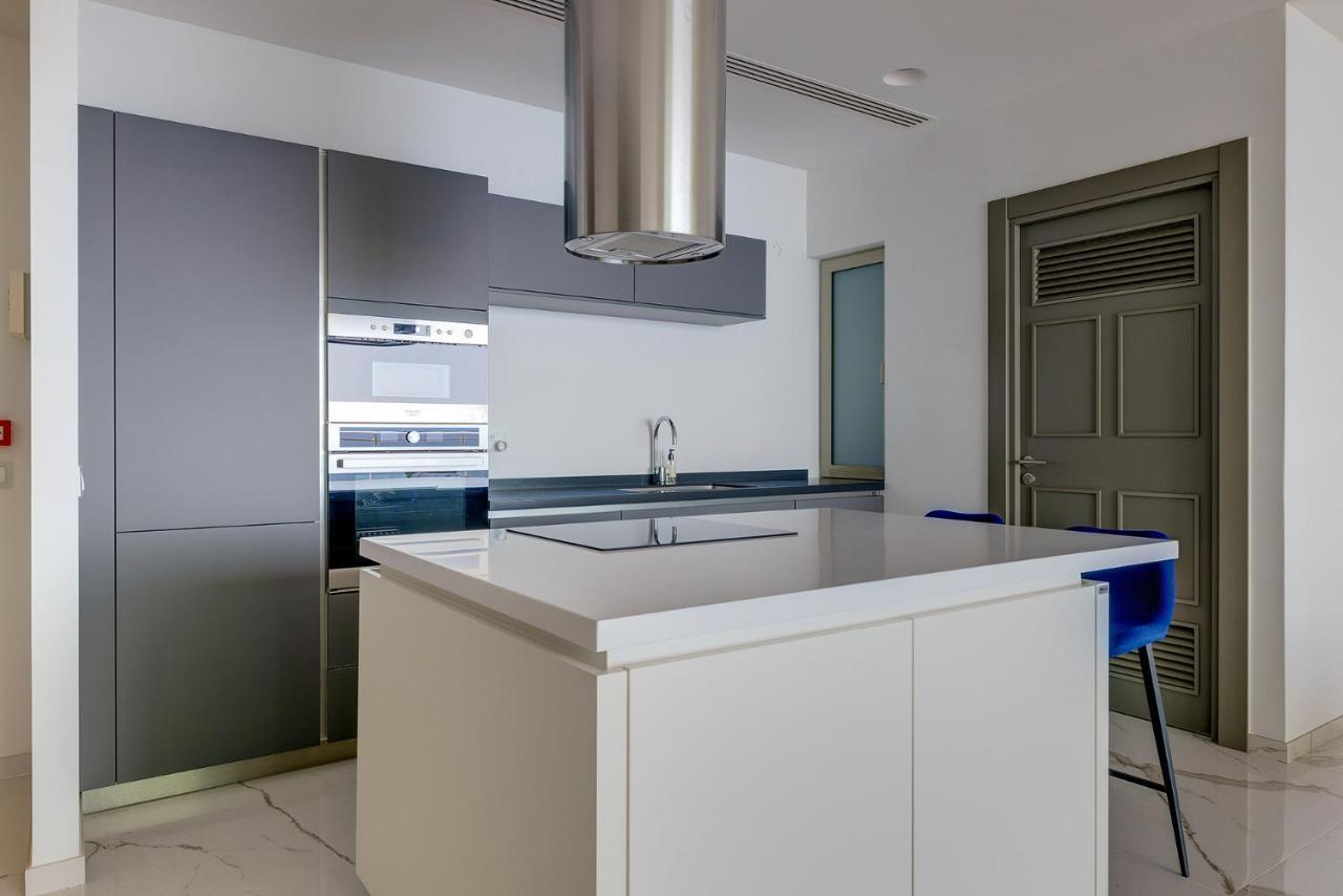 Super Luxury Apartment In Tigne Point, Amazing Sea Views Sliema Bagian luar foto