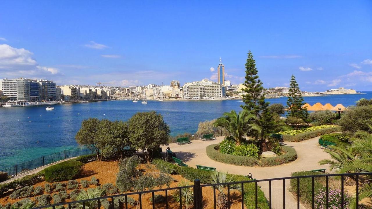 Super Luxury Apartment In Tigne Point, Amazing Sea Views Sliema Bagian luar foto