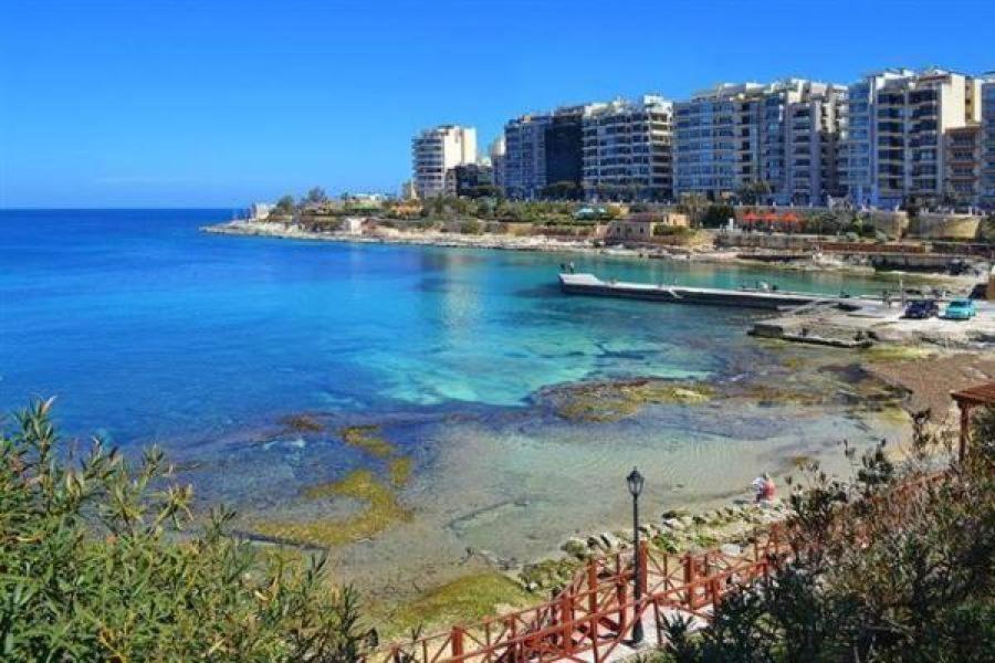 Super Luxury Apartment In Tigne Point, Amazing Sea Views Sliema Bagian luar foto